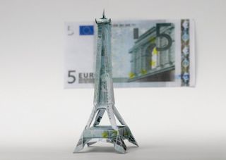 Origami Eiffel tower